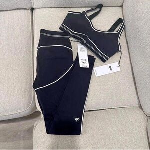 ‘Small’ ALO Airbrush Heart Throb Set in Black